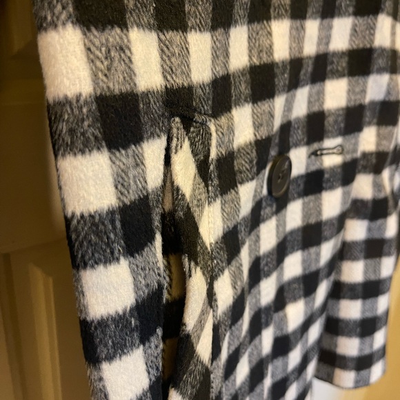 Primark Girls size 7/8 Checkered Coat - Picture 4 of 8